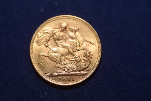 Lot 70 - A George V gold sovereign, 1911.