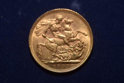 Lot 70 - An Edward VII gold sovereign, 1909.