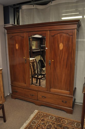 Lot 620 - An Edwardian inlaid mahogany wardrobe with...