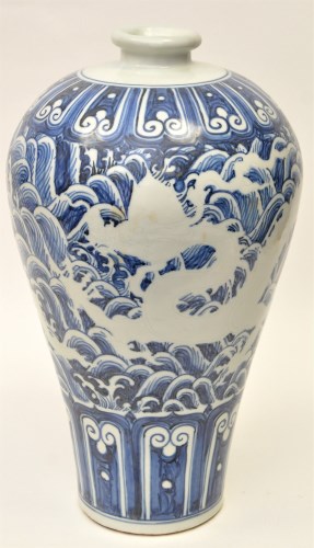 Lot 31 - Chinese Ming style blue and white Meiping,...