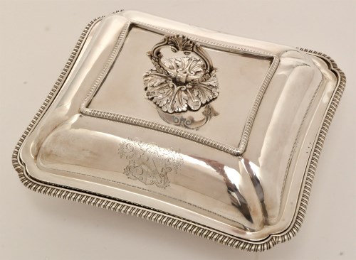 Lot 489 - A George III silver entree dish, by Henry...
