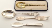 Lot 584 - An Edward VII silver gilt anointing spoon, by...