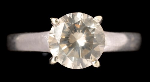 Lot 646 - A single stone solitaire diamond ring, the...