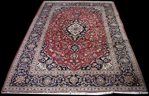 Lot 780 - A Kashan carpet, the central medallion and...