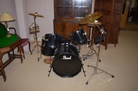 Lot 433 - Pearl Protone drum kit, comprising: five drums,...