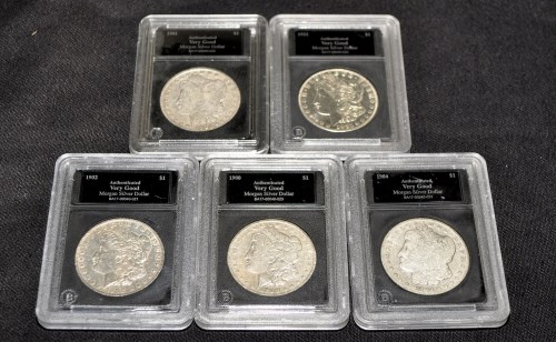 Lot 70 - Morgan silver dollar, 1900, 1901, 1902, 1904...