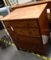 Lot 258 - A small late 18th Century mahogany chest of...