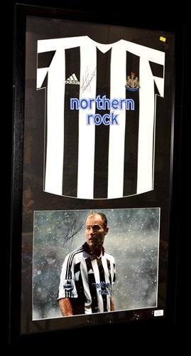 Lot 91 - An Alan Shearer No.9 Newcastle United replica...