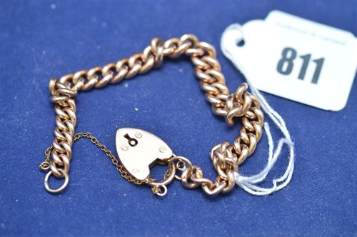 Lot 811 - Gold bracelet.