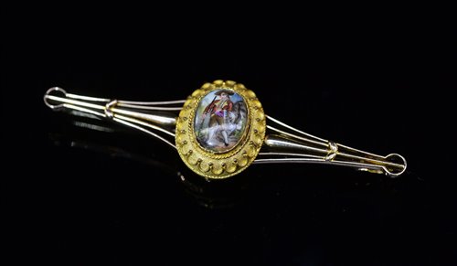 Lot 804 - Late Victorian brooch