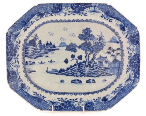 Lot 28 - 18th Century Chinese blue and white canted meat dish