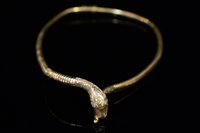 Lot 780 - 9ct gold snake pattern necklace.