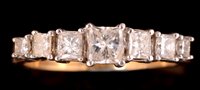 Lot 750 - A seven stone diamond ring