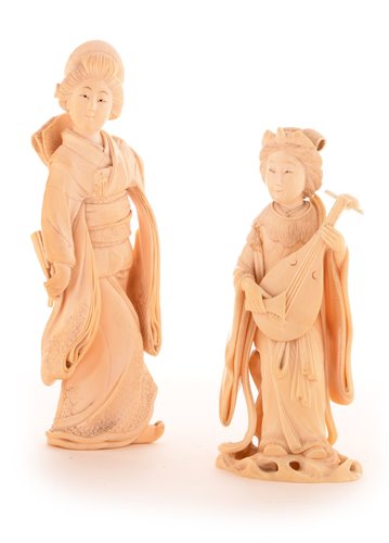 Lot 85 - A Japanese carved ivory figure