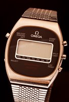 Lot 670 - A digital stainless steel gentleman's bracelet watch.