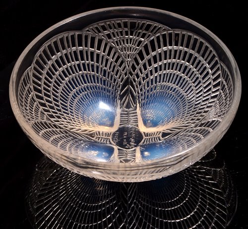 Lot 191 - Lalique bowl