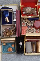 Lot 876 - Ladies vanity case, quantity of costume jewellery