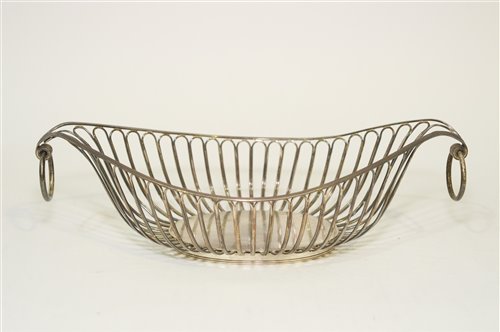 Lot 569 - A silver wire work basket