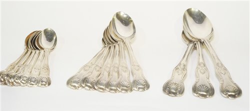 Lot 587 - Silver spoons kings pattern