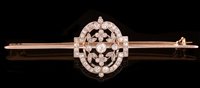 Lot 837 - Diamond brooch