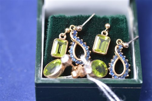 Lot 219 - Three pairs of earrings