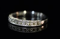 Lot 799 - Diamond ring