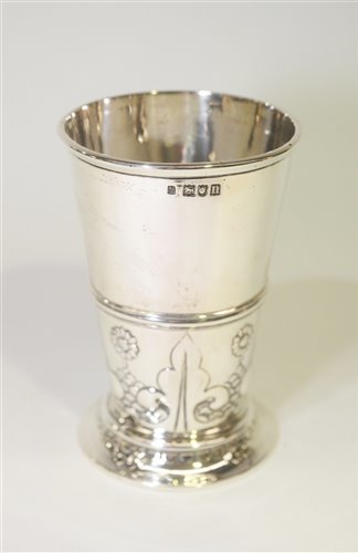 Lot 571 - Arts and Crafts silver tumbler