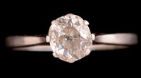 Lot 807 - A solitaire diamond ring