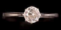 Lot 781 - Solitaire diamond ring