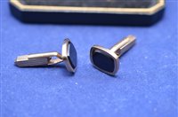 Lot 179 - A pair of 9ct yellow gold cufflinks