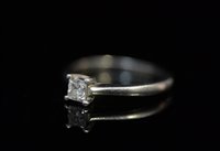 Lot 760 - Princess cut diamond ring