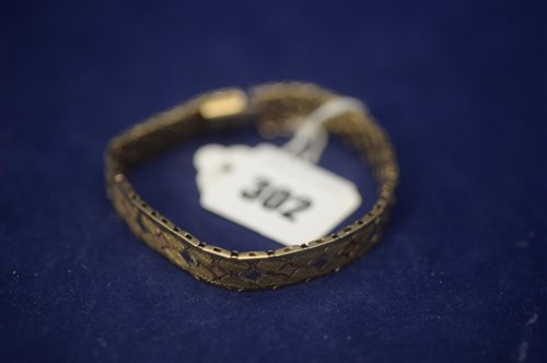 Lot 302 - Gold bracelet