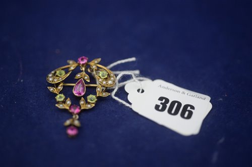 Lot 306 - Edwardian brooch/pendant