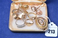 Lot 213 - Miscellaneous rings and other jewellery.