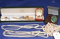 Lot 317 - A quantity of miscellaneous jewellery.