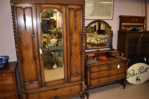 Lot 790 - wardrobe and dressing table