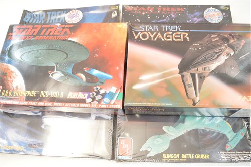 Lot 1517 - Star Trek model constructor kits