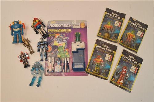 Lot 1003 - Small Robots