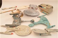Lot 1322 - Star Trek ships