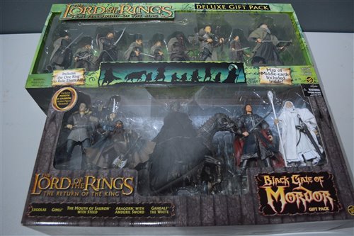 Lot 1418 - Lord of the Rings gift packs by Toy Biz