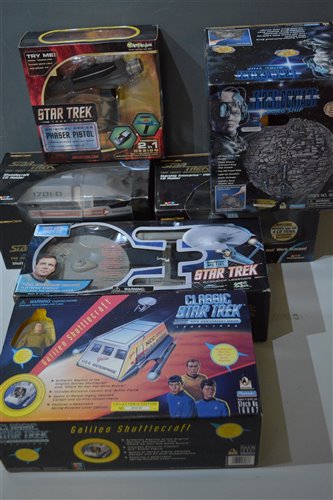 Lot 1350 - Star Trek collectables