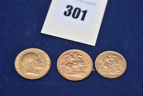 Lot 301 - Two gold sovereigns and a gold half sovereign