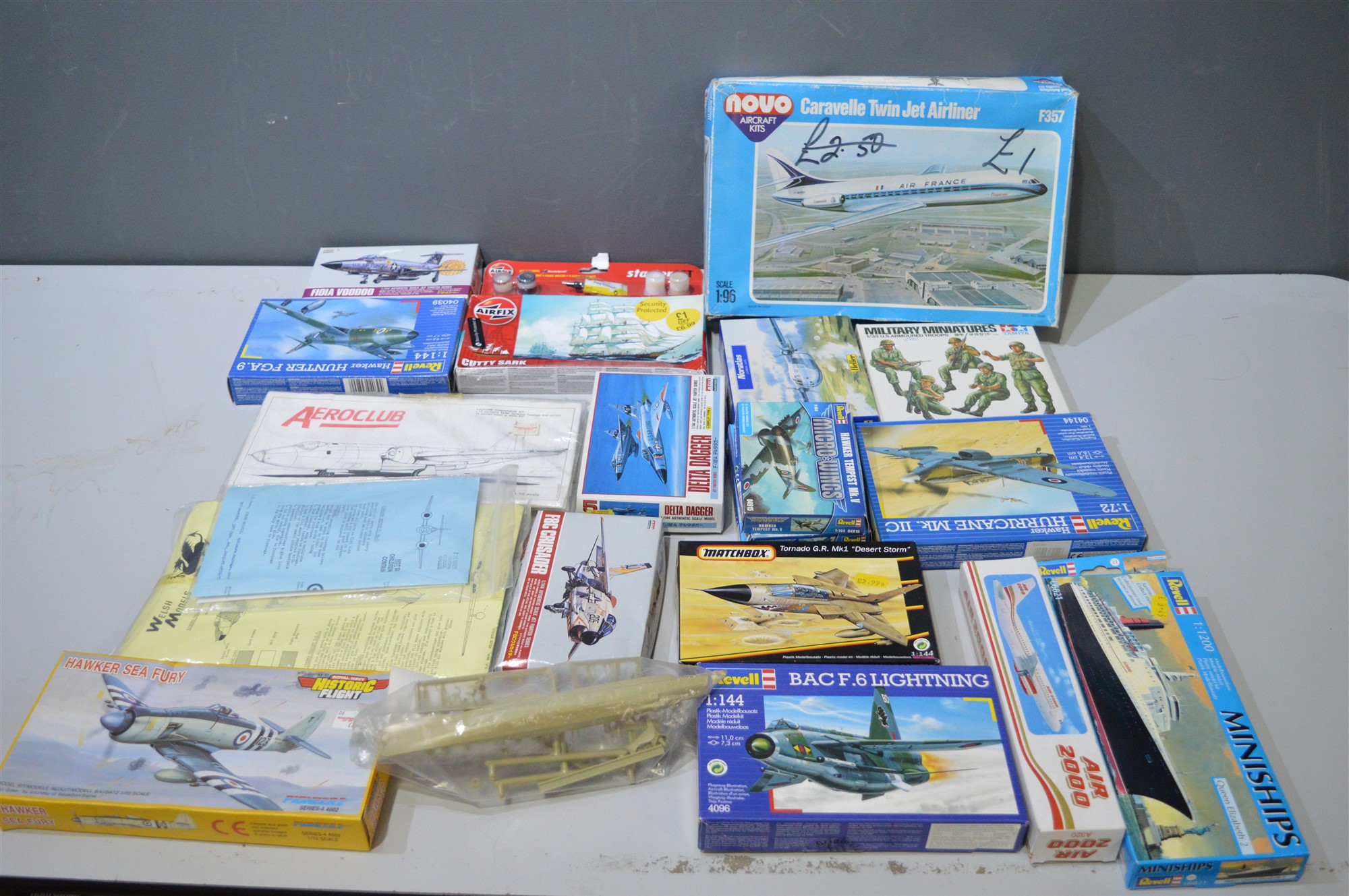 Lot 1518 - Model constructor kits