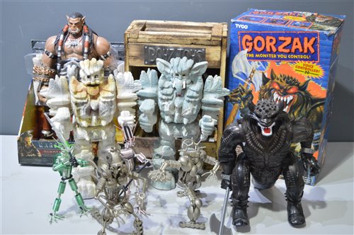 Lot 1622 - Large action figures