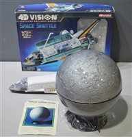 Lot 1624 - 4D Vision space shuttle and Maruzen Lunar Globe