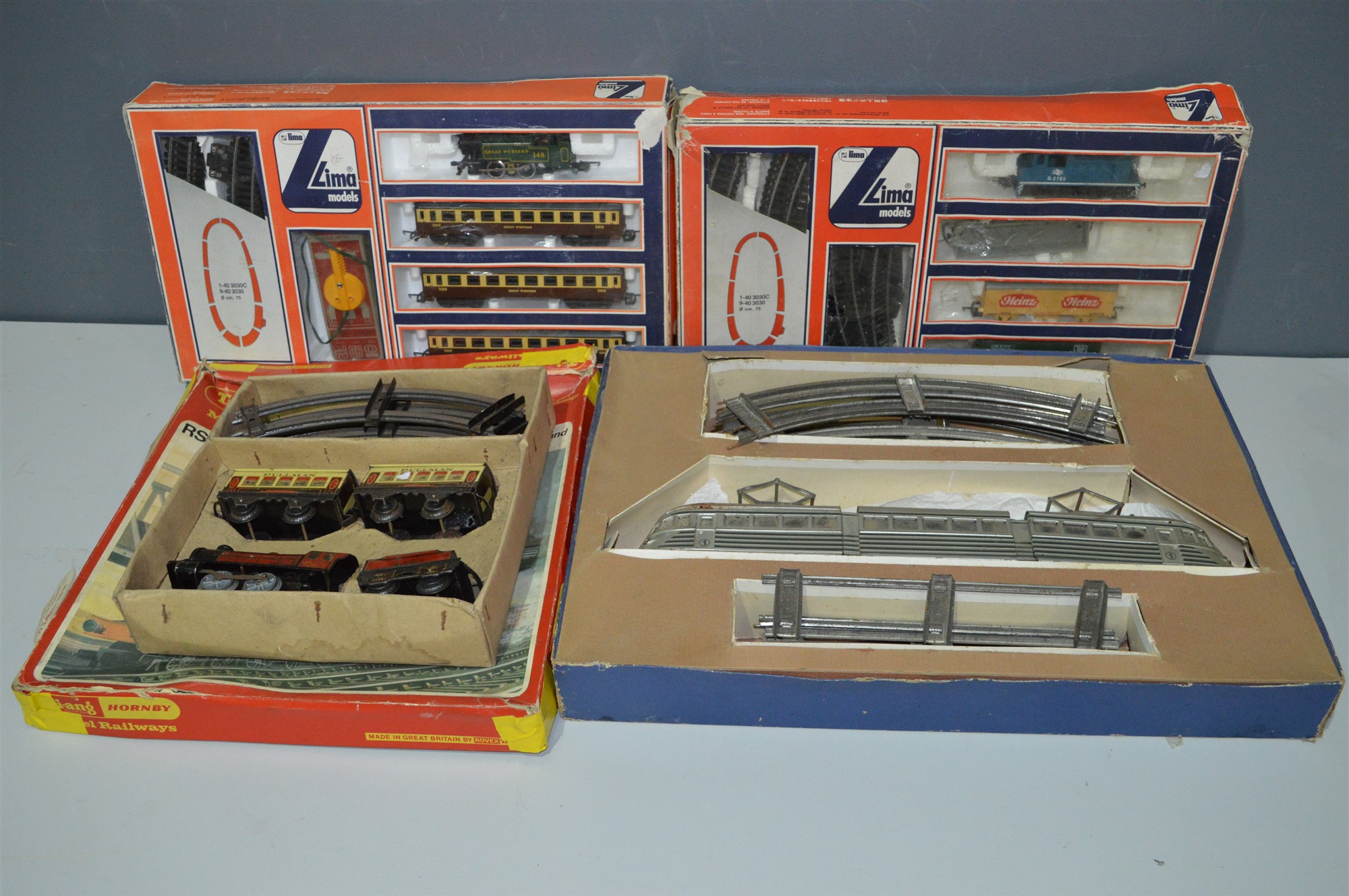 Lot 1117 Model trains