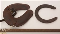 Lot 184 - Riding crop and horse shoe in case
