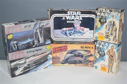 Lot 1358 - Star Wars kit models