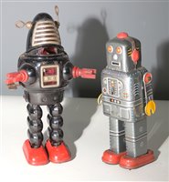 Lot 1047 - Two tin plate robots