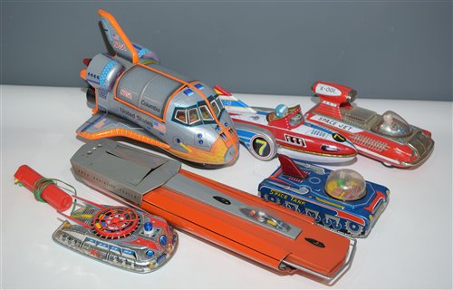 Lot 1089 - Tin plate space vehicles